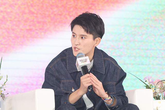 屁股又肥又大的农村老妇女